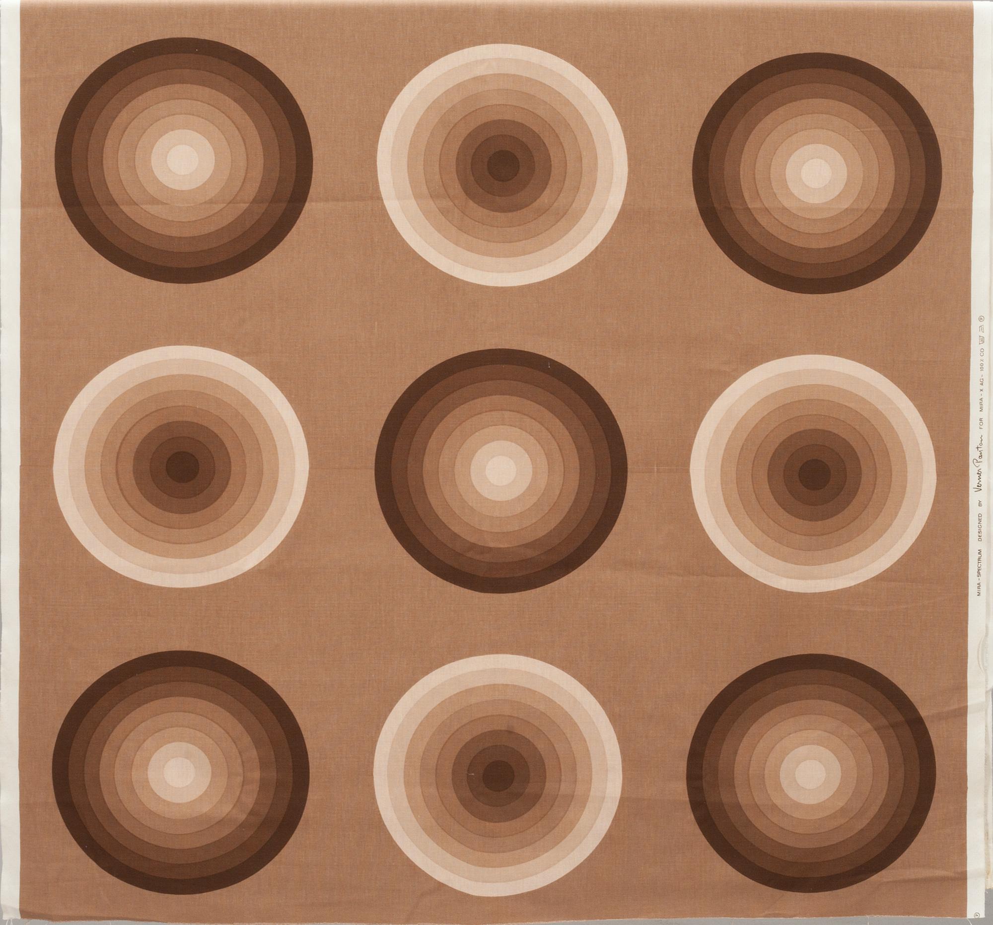 TEXTILIER, 4 st samt PROVBITAR, 4 st, bomullskretong, Verner Panton för Mira-X. 1970-tal.