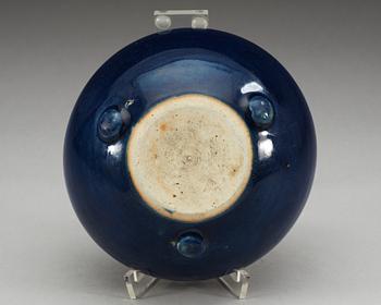 A blue glazed censer, Qing dynasty.