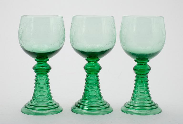 REMMARE, 9 st, grönt glas, 1900-talets första hälft.