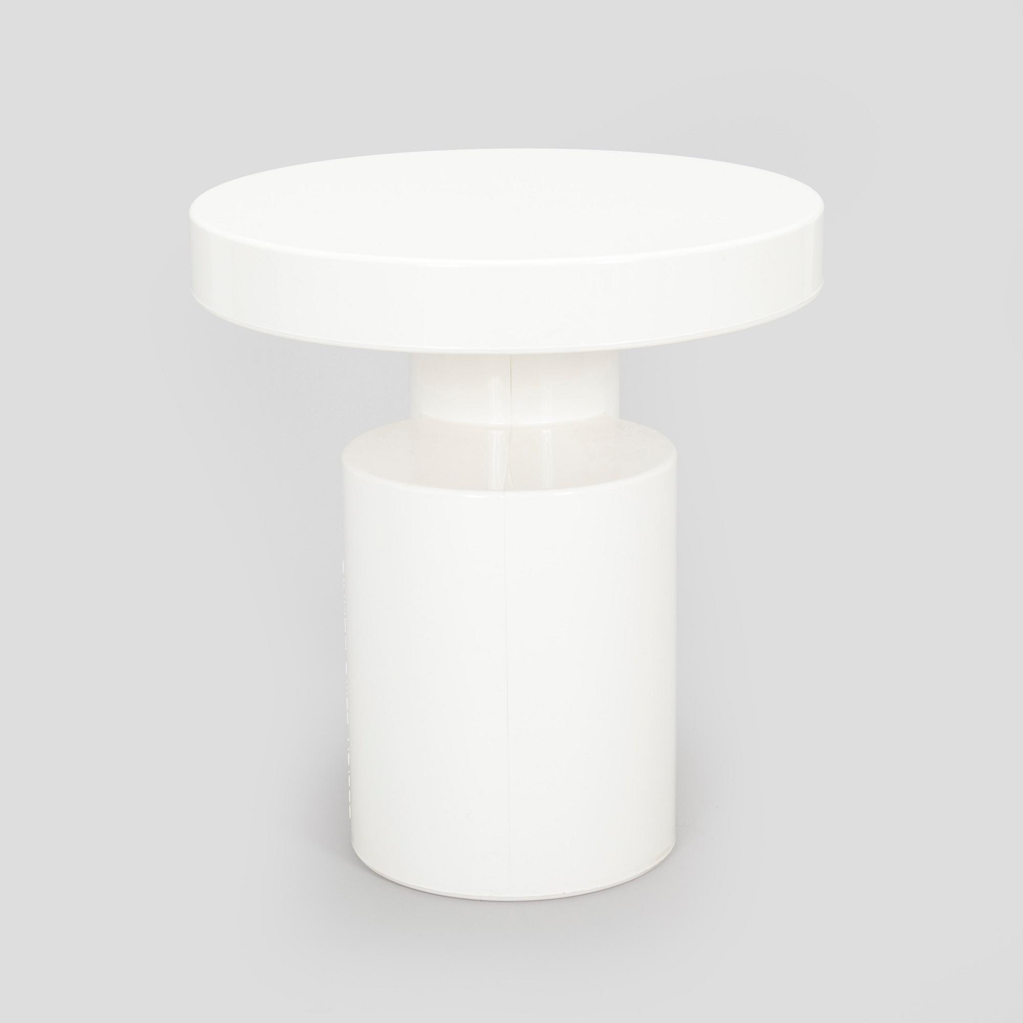 Eero Aarnio, pöytä "Piccolo", Artekno, 2010.