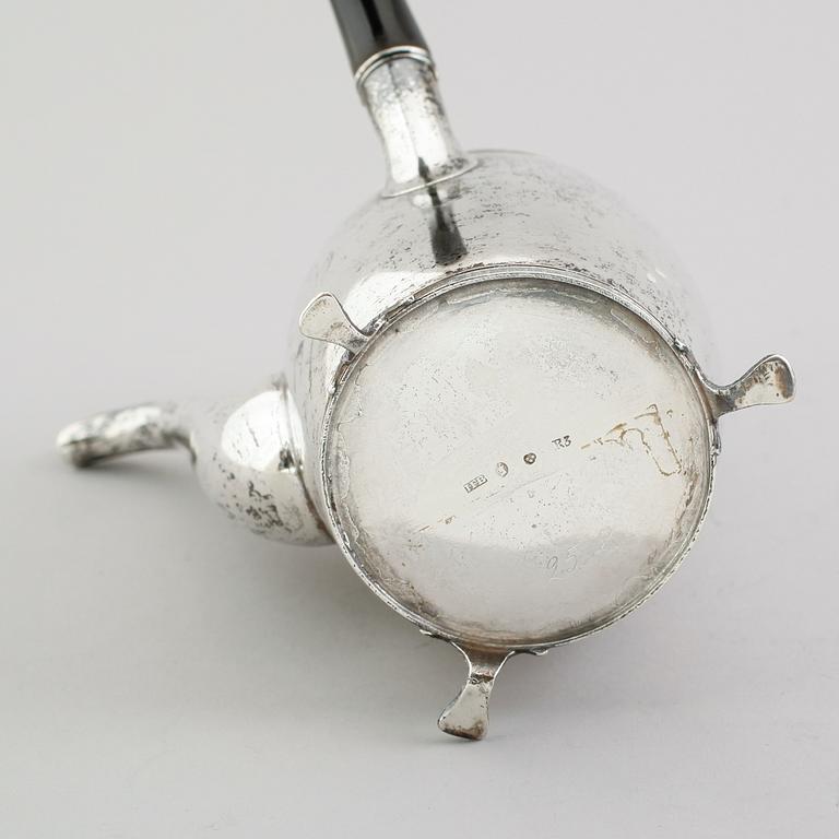 CHOKLADKANNA, silver, Johan Fredrik Björnstedt, Stockholm 1823. Vikt ca 369 gram.