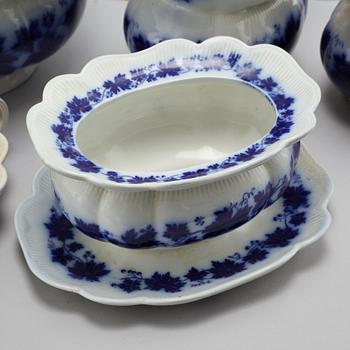77 pieces of earthenware tableware by Arthur Percy for Gustavsberg, model "Vinranka", first half of the 20th century.