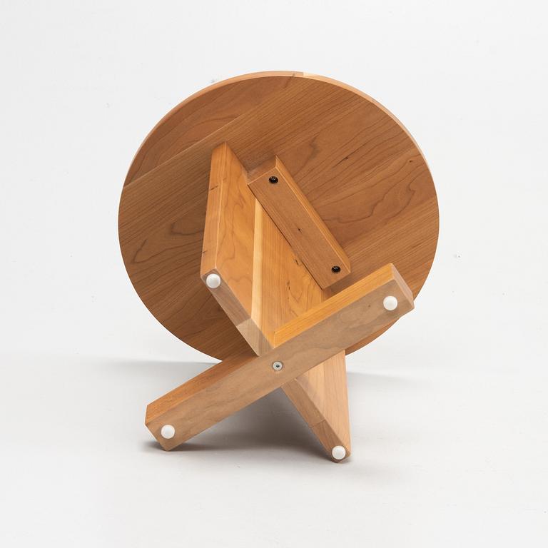 Chris Martin,  a '4PM Table', Massproductions.