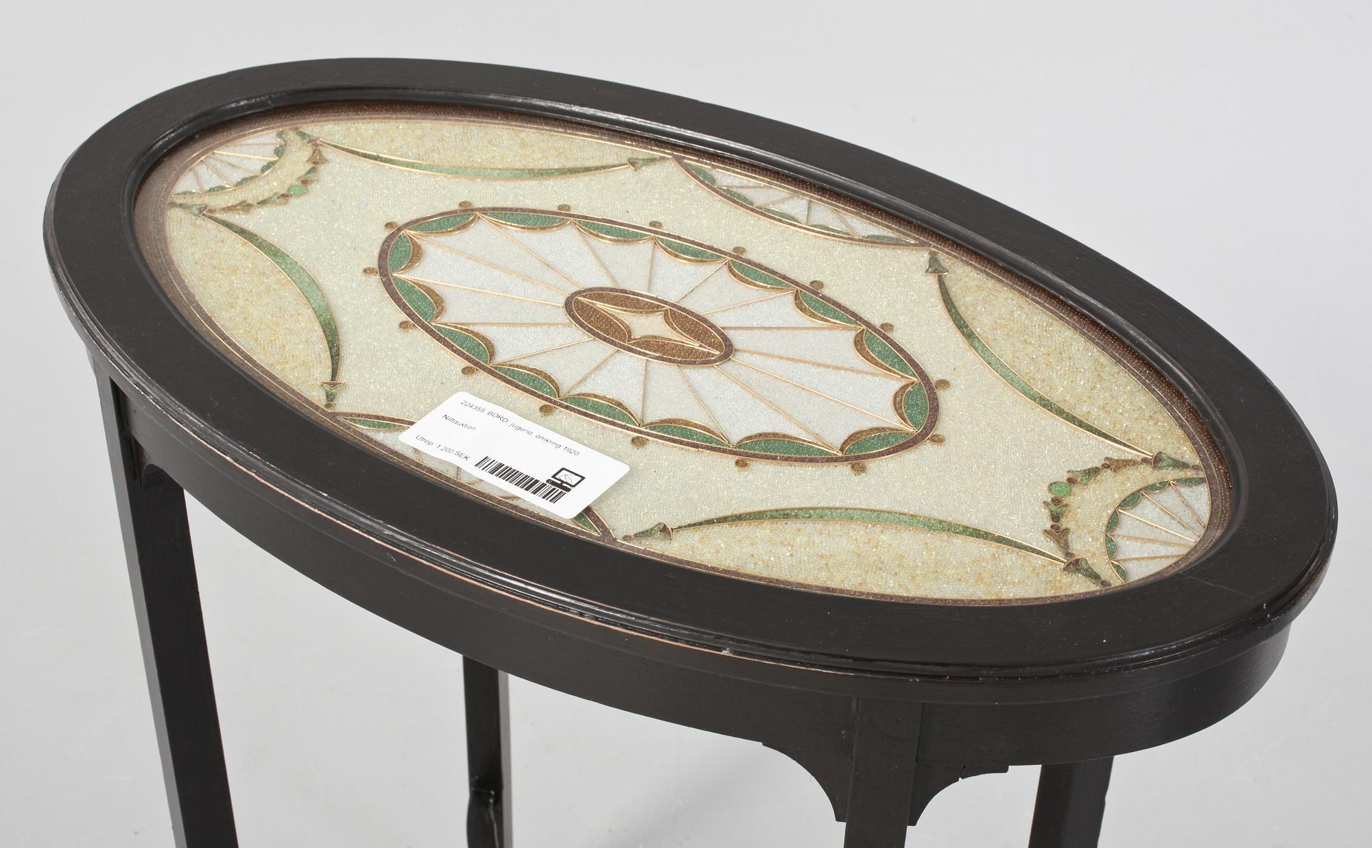 BORD, jugend, omkring 1920.