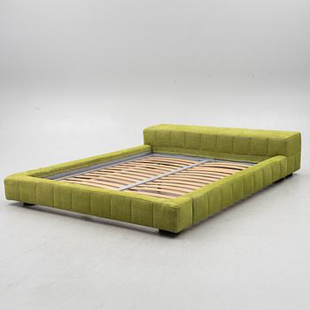 Giuseppe Viganò, a "Squaring" bed, Bonaldo, Italy.