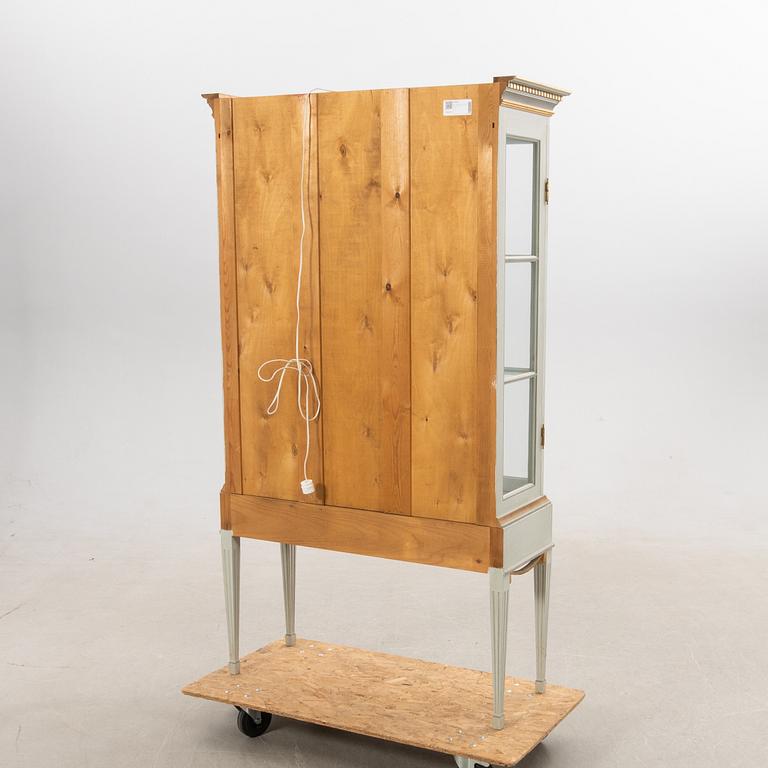 Display cabinet, Gustavian style, K.A. Roos, Helsingborg, later half of the 20th century.