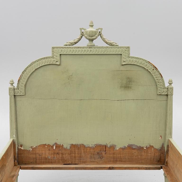 A late Gustavian bed, circa 1800.