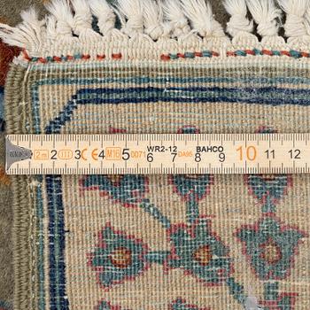 Matta, antik "PETAG" Täbris, Norvästra Iran, signerad, ca 386 x 295 cm.