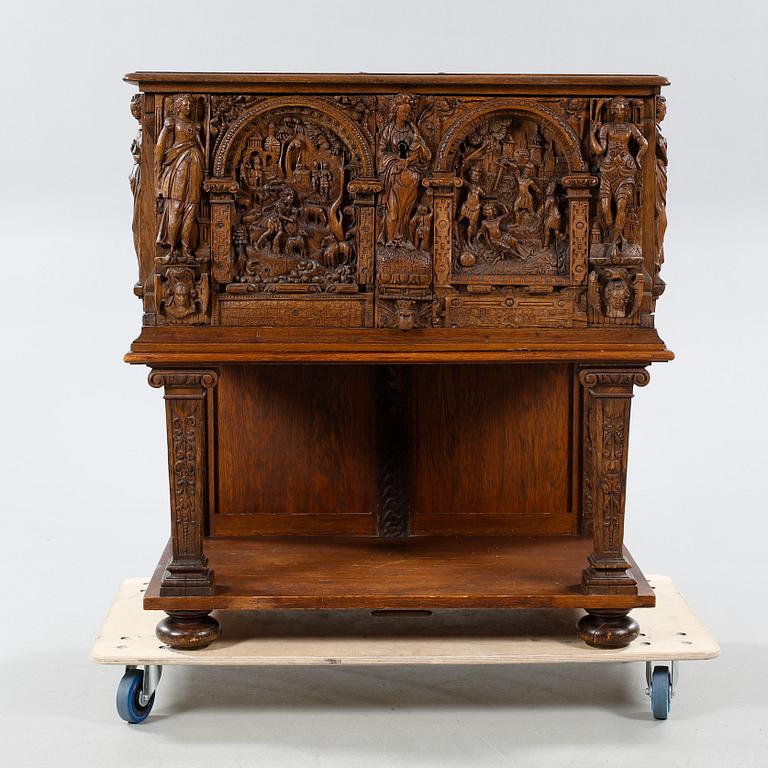 A coffin and a legframe, 18th century respektive 20th century.