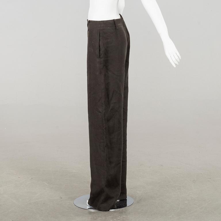 HERMÈS, linen trousers.