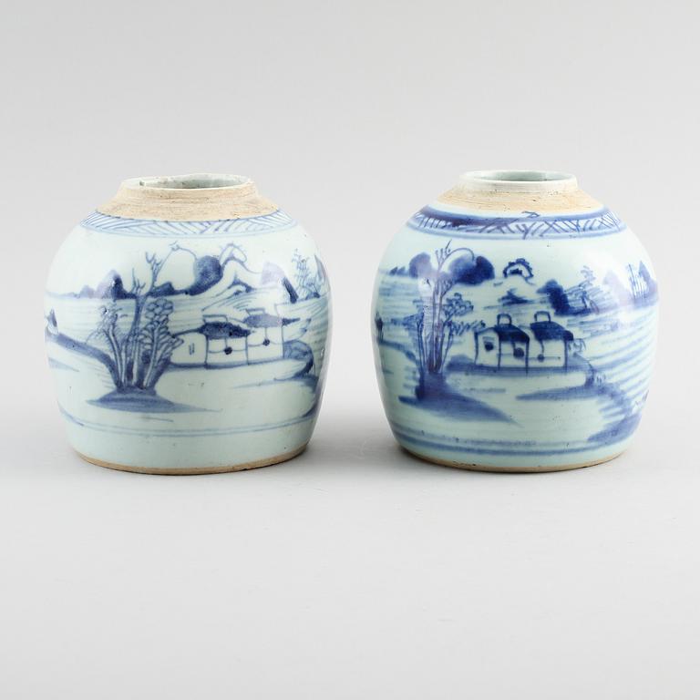 BOJANER, ett par, porslin, Kina, 1800-tal.