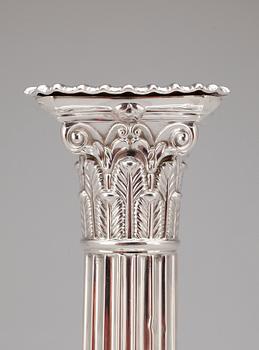 LJUSSTAKAR, ett par, silver, London, England 1896.