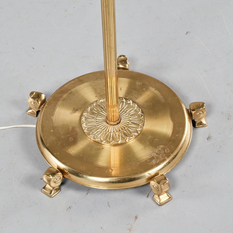 GOLVLAMPA, 1900-talets mitt.