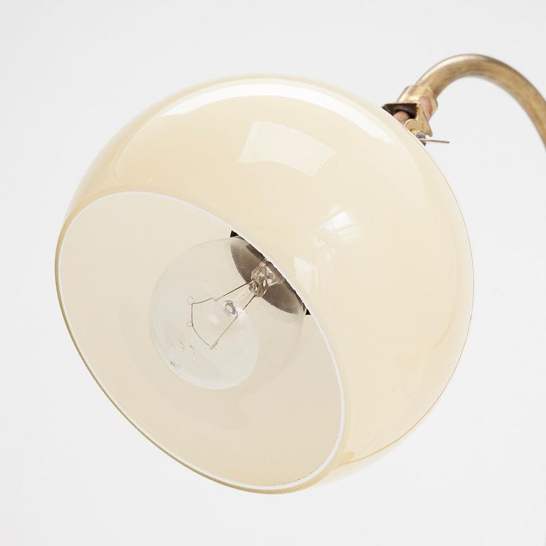 A model 61040 Idman table lamp, mid-20th century.
