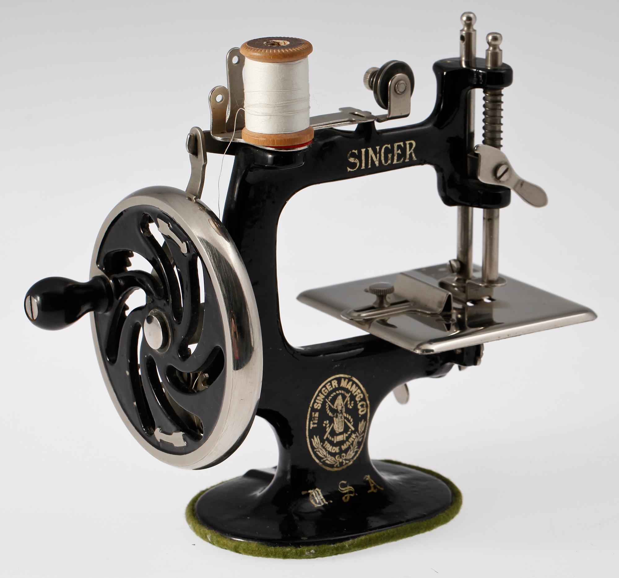 PARTI LEKSAKER, 15 delar, 1900-talets första hälft.