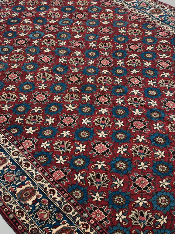 A CARPET, a semi-antique Veramin, ca 307-310 x 202,5-206 cm.