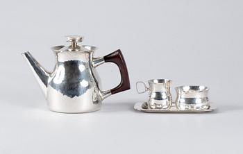 KAFFESERVIS, 4 delar, silver, Eric Löfman, Mgab, Uppsala. 1976-77. Total vikt ca 780 g.