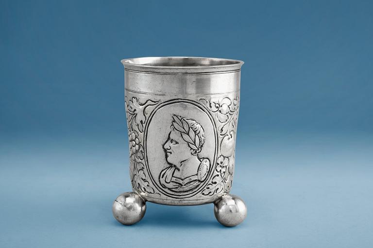 A BEAKER, silver. Marked DS probably Dominikus Saler Augsburg 16/1700 s. Height 11 cm, weight 190 g.