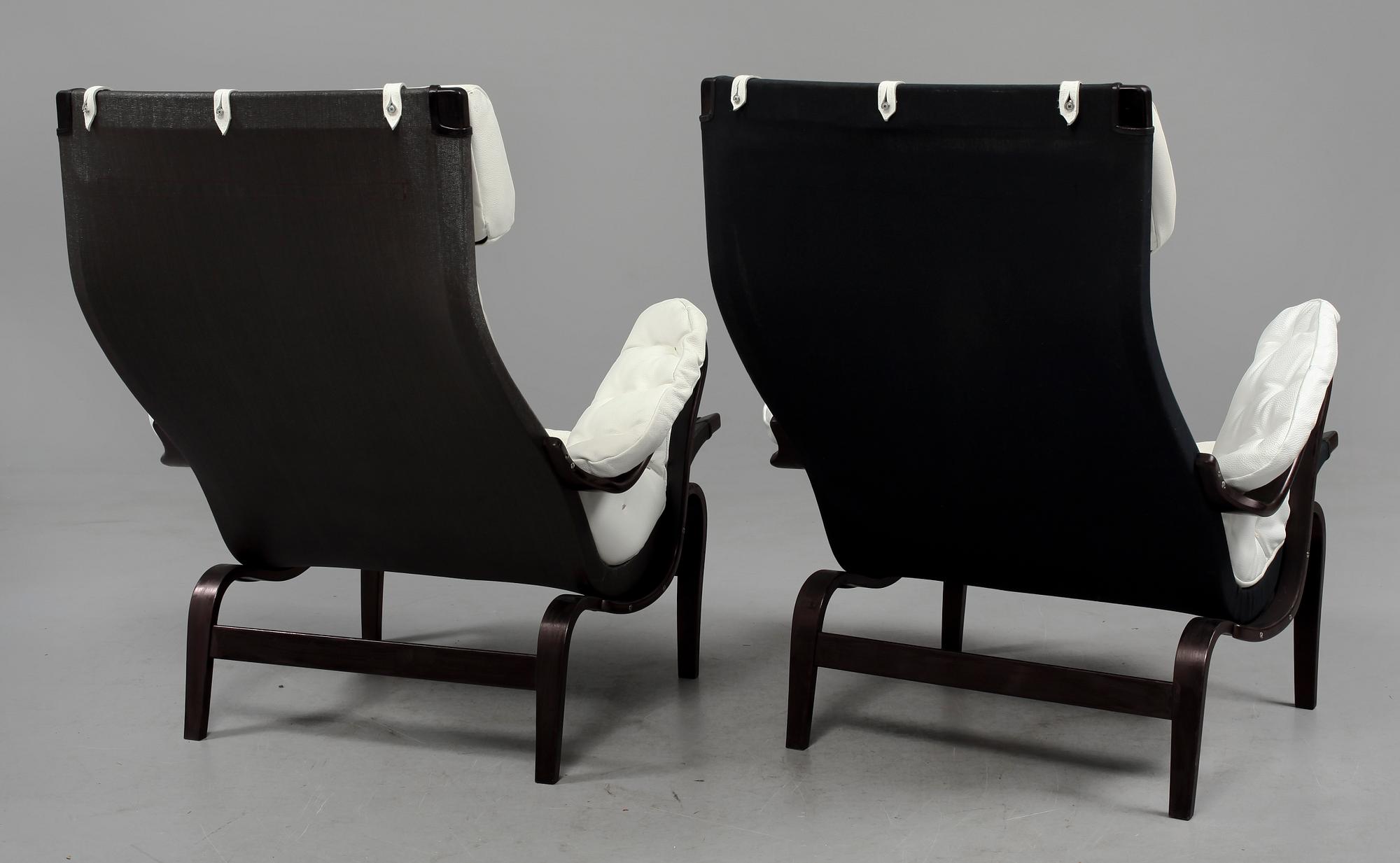 FÅTÖLJER, ett par, "Pernilla", Bruno Mathsson, 1900-talets fjärde kvartal.