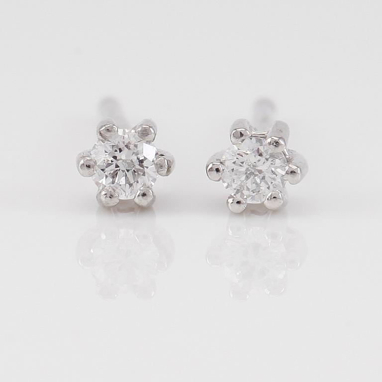 ÖRHÄNGEN, 1 par, 18K vitguld och diamanter tot ca 0.15 ct.