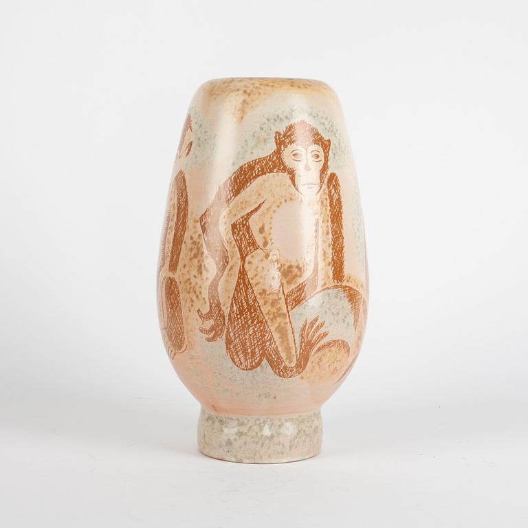 Vicke Lindstrand, a glazed ceramic vase, model 352, Upsala-Ekeby, Sweden, in production 1944-48.