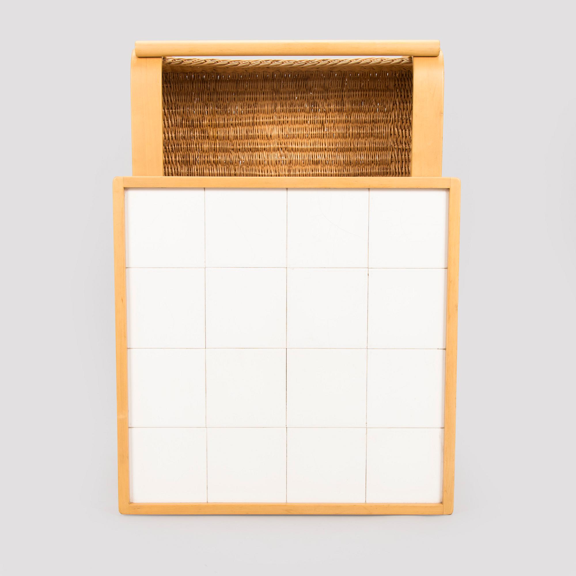 Alvar Aalto, tarjoiluvaunu, malli 900, Artek 1900-luvun lopulta.