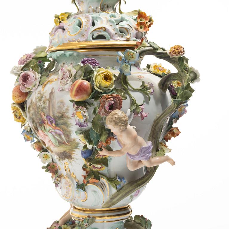 Meissen, Prakturna/lockurna, porslin, sent 1800-tal.