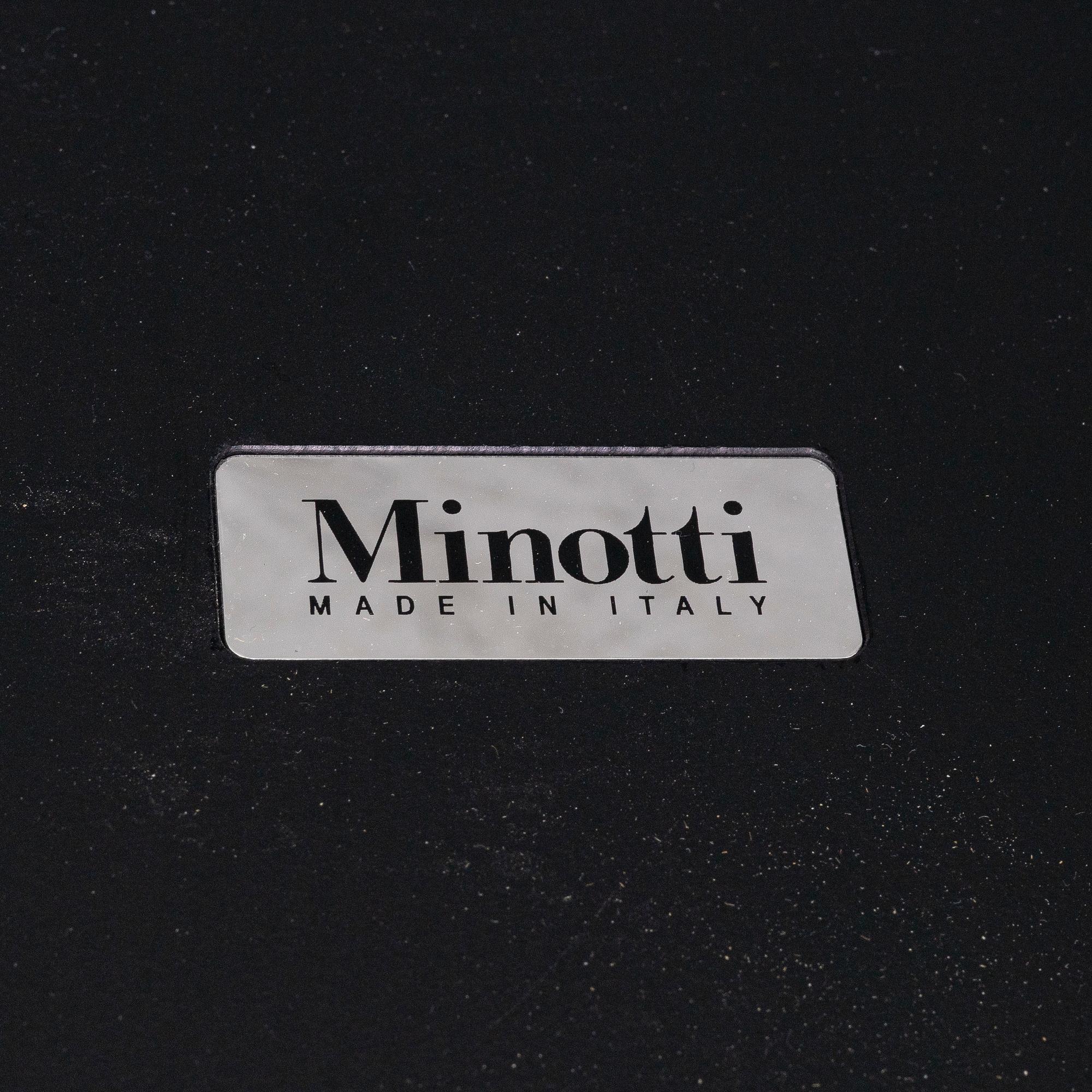 A coffee table, Minotti, Italy, 21st century.