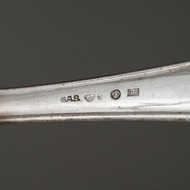 BESTICKSERVISDELAR, 41 st, silver, Spetsig svensk, olika tillverkare, bla Skreij, Falun. 1900-tal. Tot ca 1770 gram.
