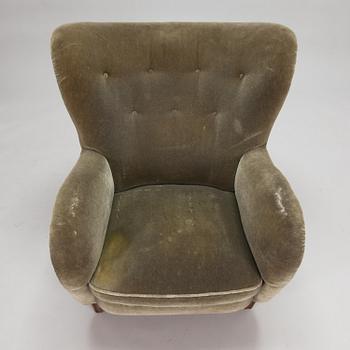 A 1950s armchair.