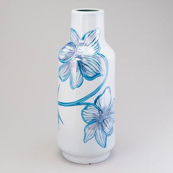 HEINI RIITAHUHTA, an 'Anemone', porcelain vase signed Heini Riitahuhta 2005.