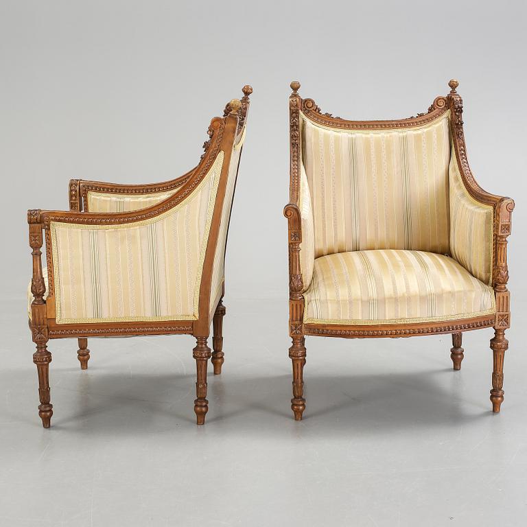 BERGERER, ett par, Louis XVI-stil, omkr år 1900.
