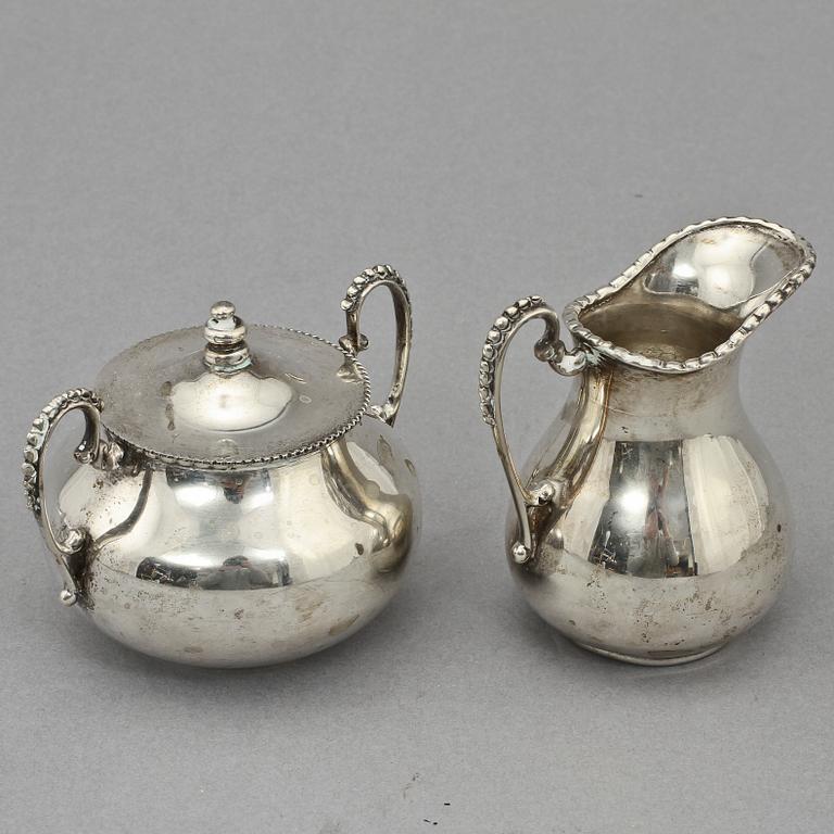 GRÄDDKANNA, SOCKERSKÅL samt SKÅL, silver, utländska stmpl, 1900-tal. Vikt 260 g.