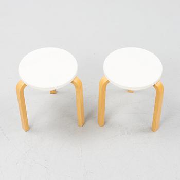 Alvar Aalto, pallar, ett par, modell 60, Artek, Finland.