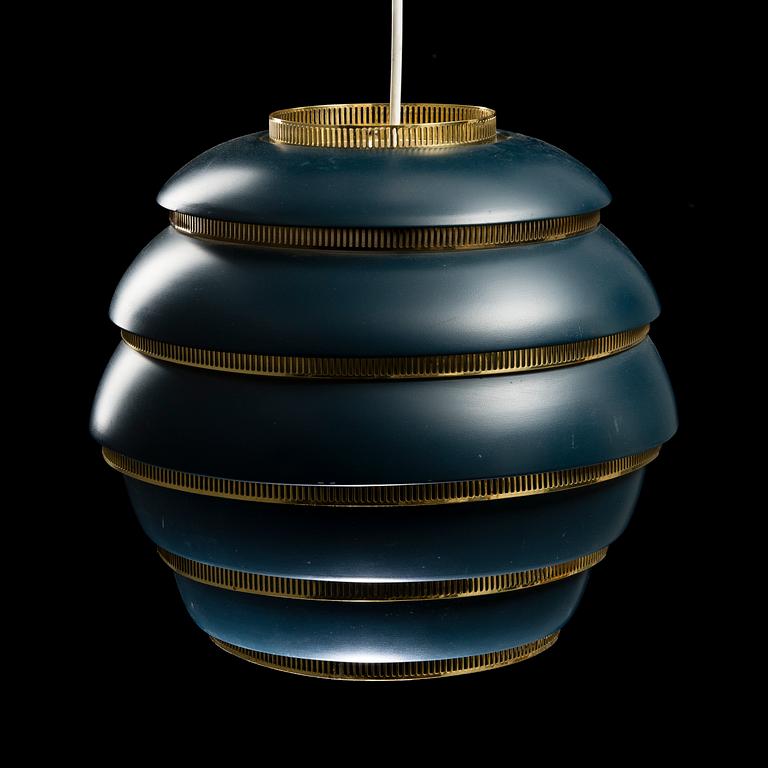 ALVAR AALTO, A CEILING LAMP. Beehive A331. Manufactured by Valaistustyö. Designed in 1953.