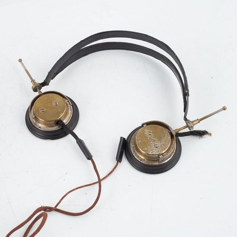 Crystal receiver 1935 and AEG receiver.