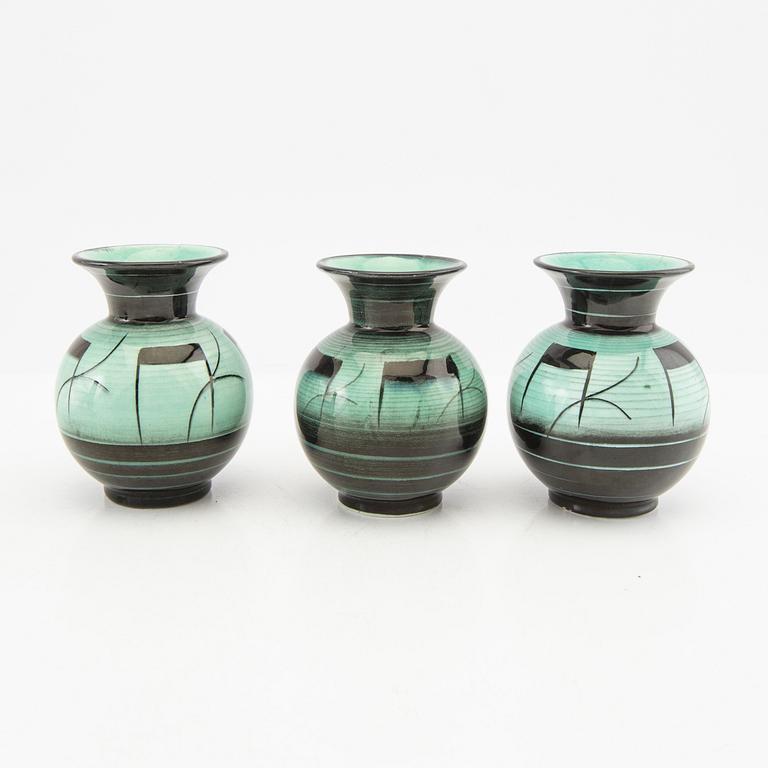 Ilse Claeson, 17 pcs glazed flintware, Rörstrand, first half of the 20th century.