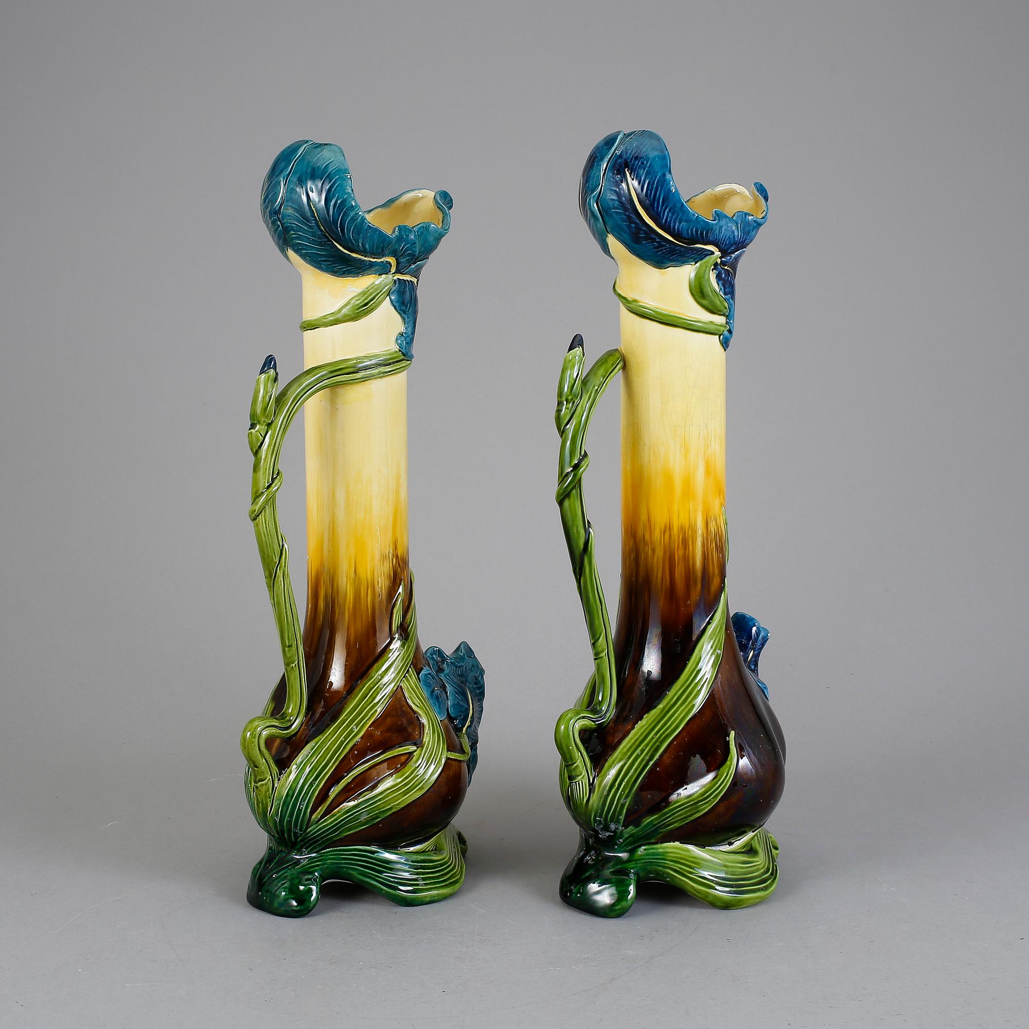 VASER, ett par, flintgods, Art nouveau, Julius B Dressler, omkring sekelskiftet 1800/1900-tal. Stämpelsignerade under.