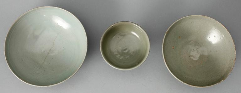 FAT samt STEAMCUP, 2 +1 st, celadon, Korea. Troligen 1500-tal.