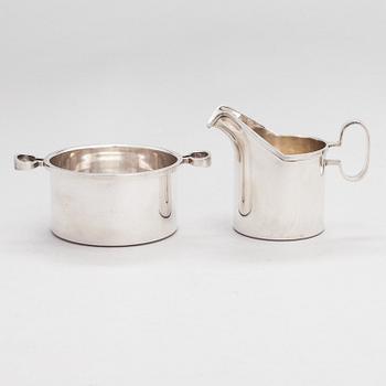 Bertel Gardberg, A silver sugar bowl and cream jug, maker's mark Gardberg, Kultateollisuus oy, Turku 1964.