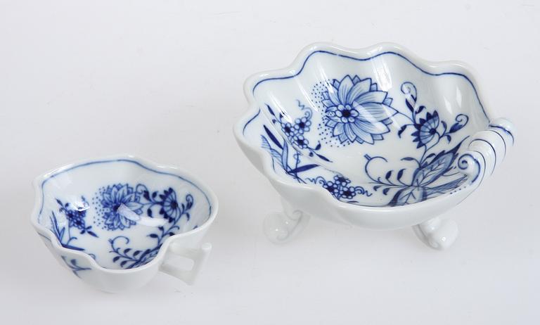 PARTI PORSLIN, 23 delar, "Lökmönstret", Meissen.