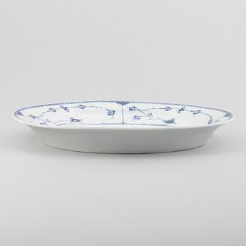 Fiskfat, porslin, "Musselmalet halvblond", Royal Copenhagen, modell 637, 1893-1900.