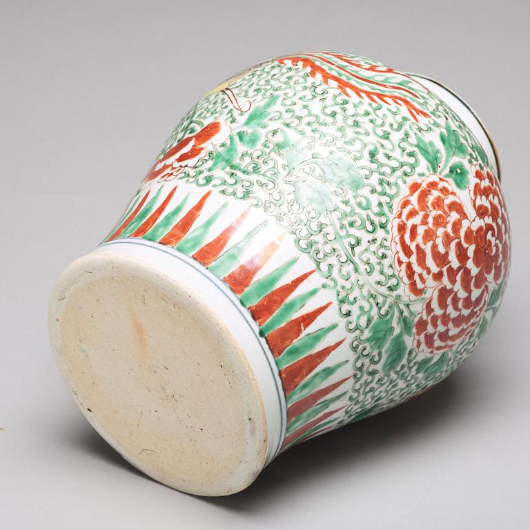 A wucai Transitional vase, 17th Century.