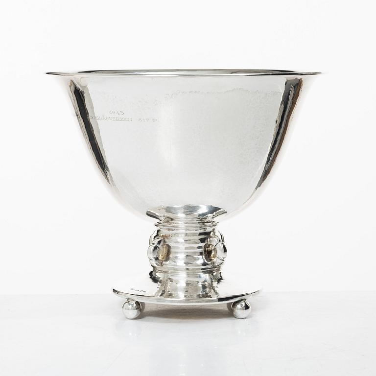 C.G. Hallberg, A Swedish silver bowl, mark of CG Hallberg, Stockholm 1925.