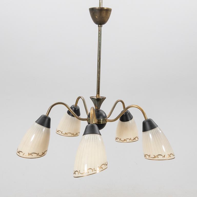 A mid 1900s ceiling pendant.