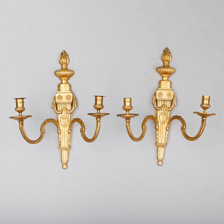 VÄGGAPPLIQUER, 1 par, brons, gustaviansk stil, 1900-talets första hälft.