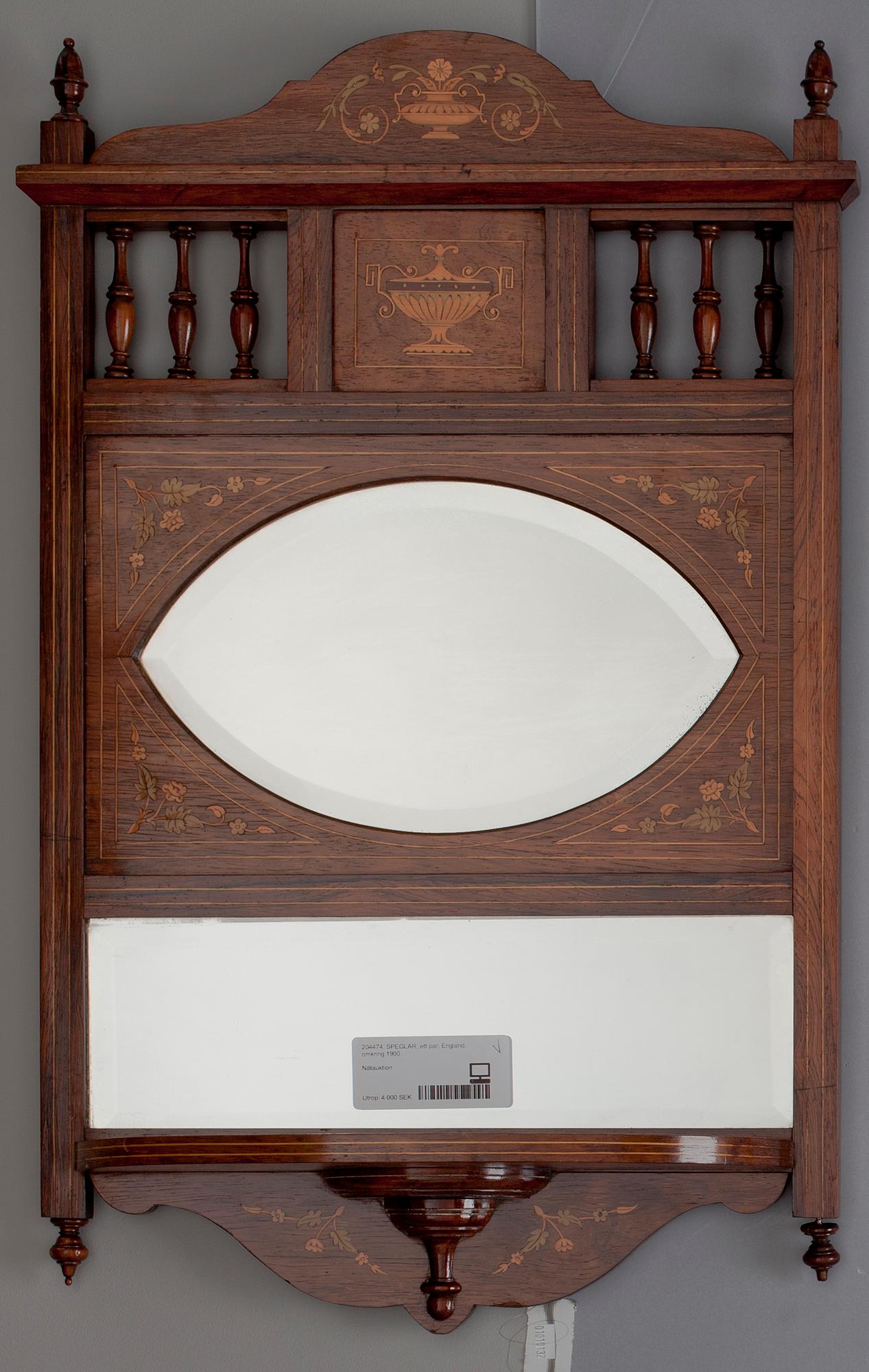 SPEGLAR, ett par, England, omkring 1900.