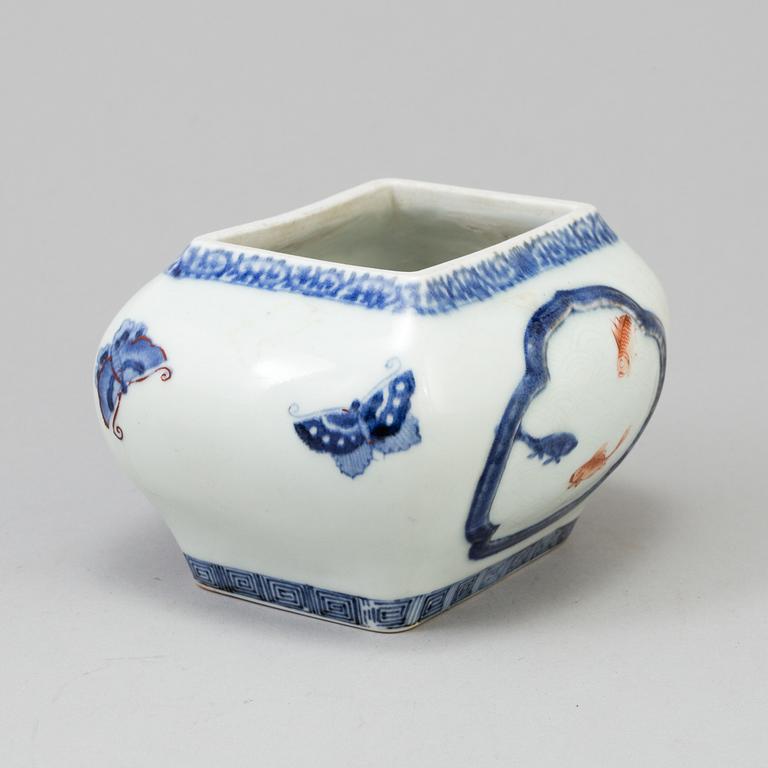 A Chinese underglazed blue and white with iron red porcelain pot, 20th century.