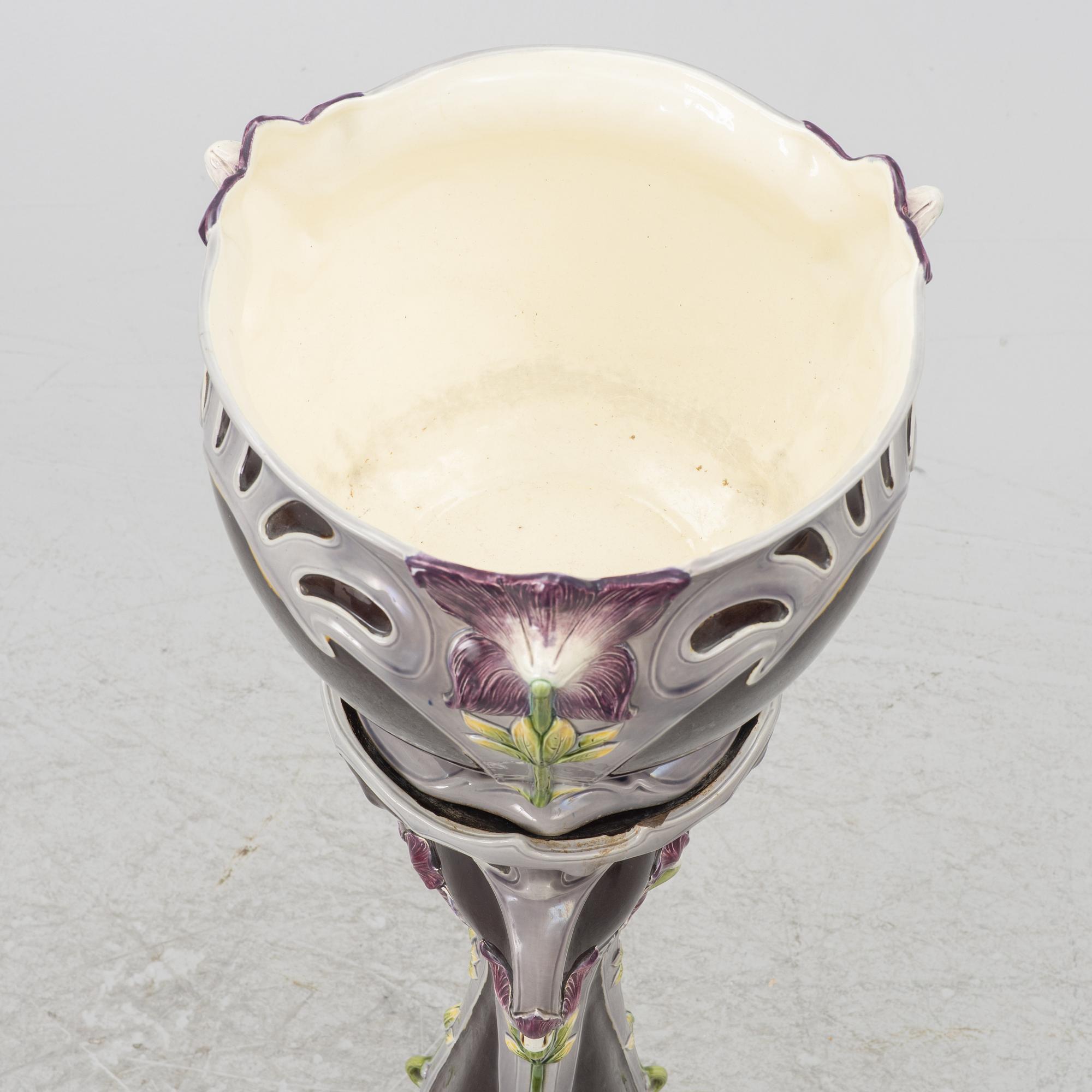 Pedestal with planter, Art Nouveau, R. M. Krause Majolika- und Steingut-Fabrik, early 20th Century.
