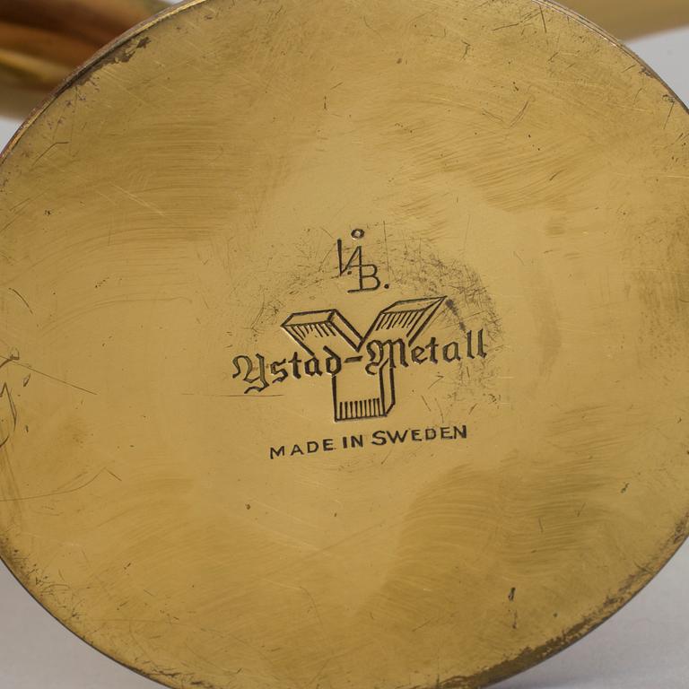 LJUSSTAKAR, 2 st, mässing, "Liljan", Ivar Ålenius Björk, Ystad-Metall.